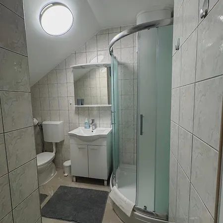 Amora - Free Parking Mostar