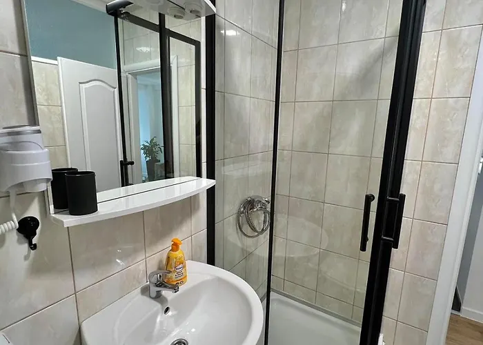 Amora - Free Parking Mostar