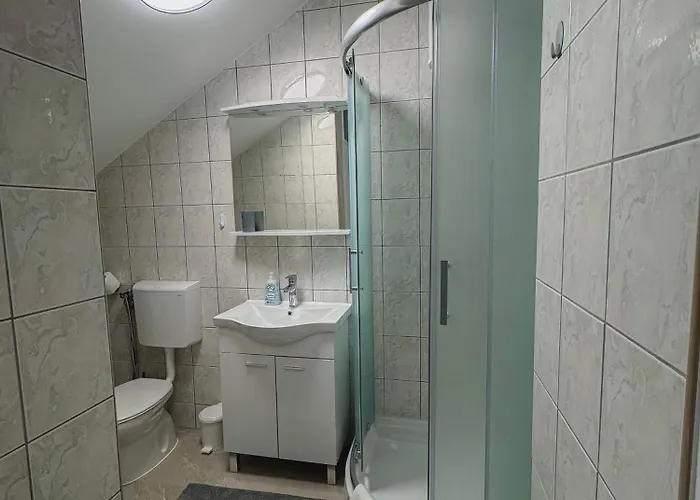 Amora - Free Parking Mostar